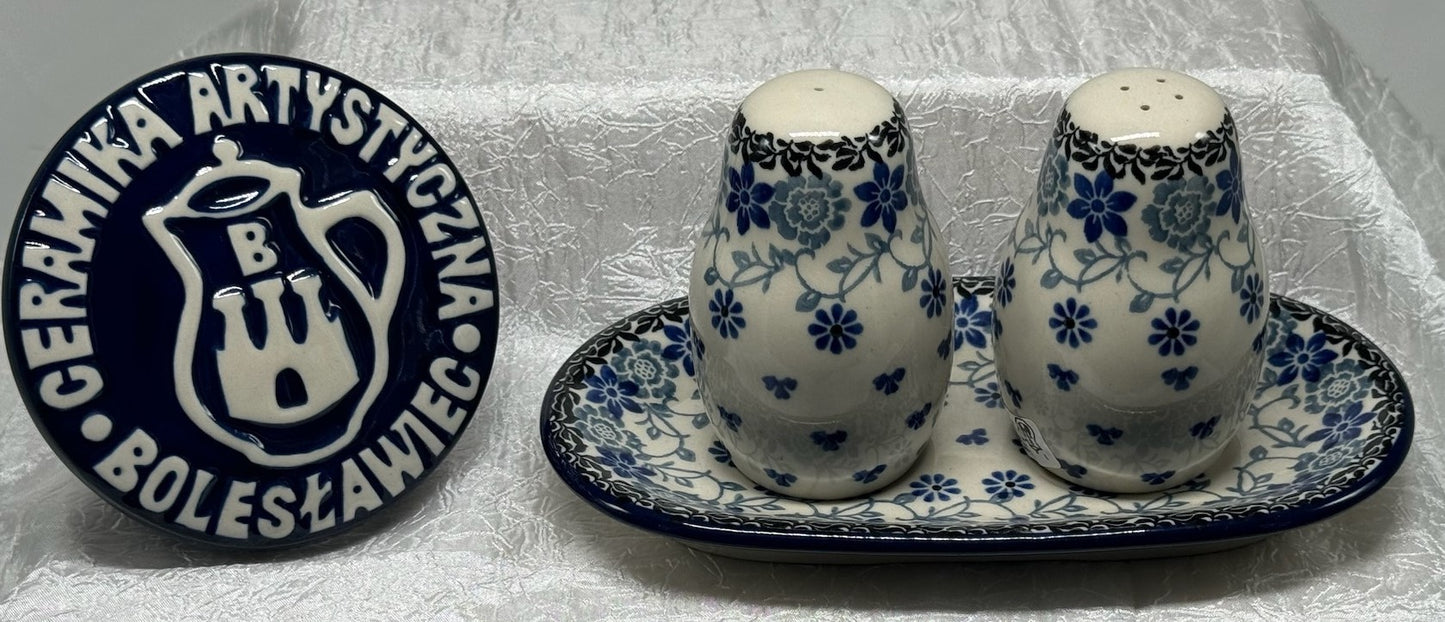 Polish Pottery Salt & Pepper Set w/ Tray - Silver Lace
