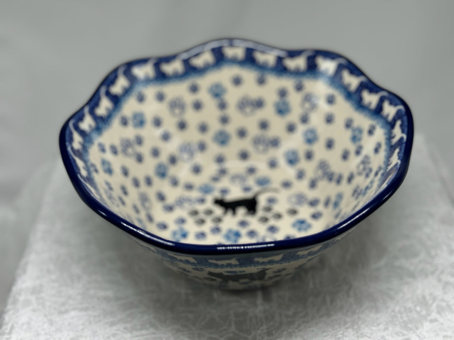 Polish Pottery Bowl - Curvy Edge - 8" - Boo Boo Kitty
